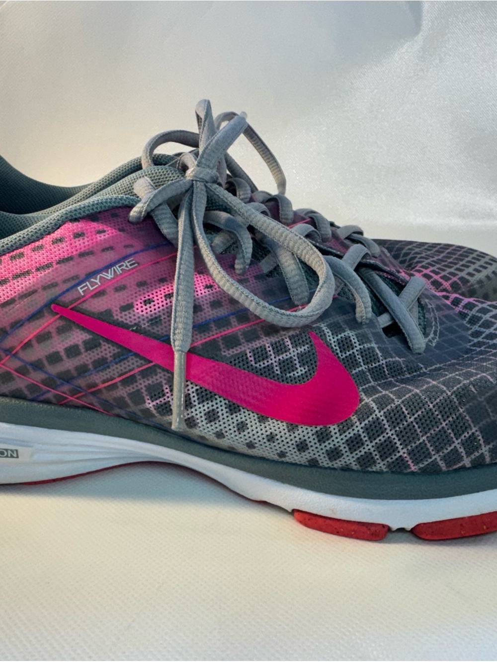 Nike Dual Fusion TR 2 Print women's Athletic shoes Size 8.5 Hyper Hot Pink Gray